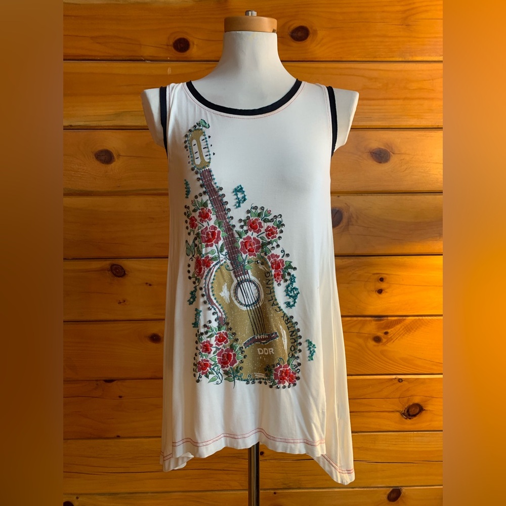 Double D Ranch White Acoustic Guitar Tank Top Size Small